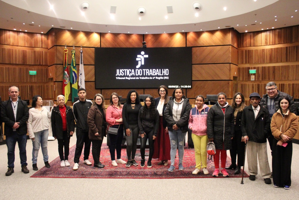 Sede da Justiça do Trabalho gaúcha mais uma vez abre as portas para visita de escola pública da capital