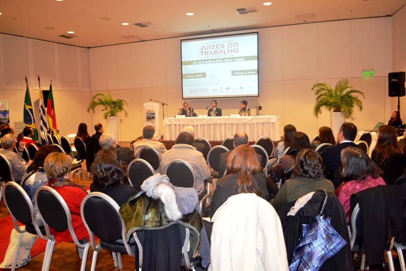 O Tempo e o Juiz foi o tema do painel que encerrou a programação científica do evento
