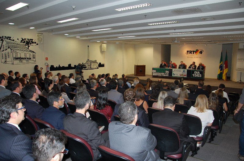 Valorização da Magistratura e do Ministério Público foi destaque em manifestação realizada hoje no RS
