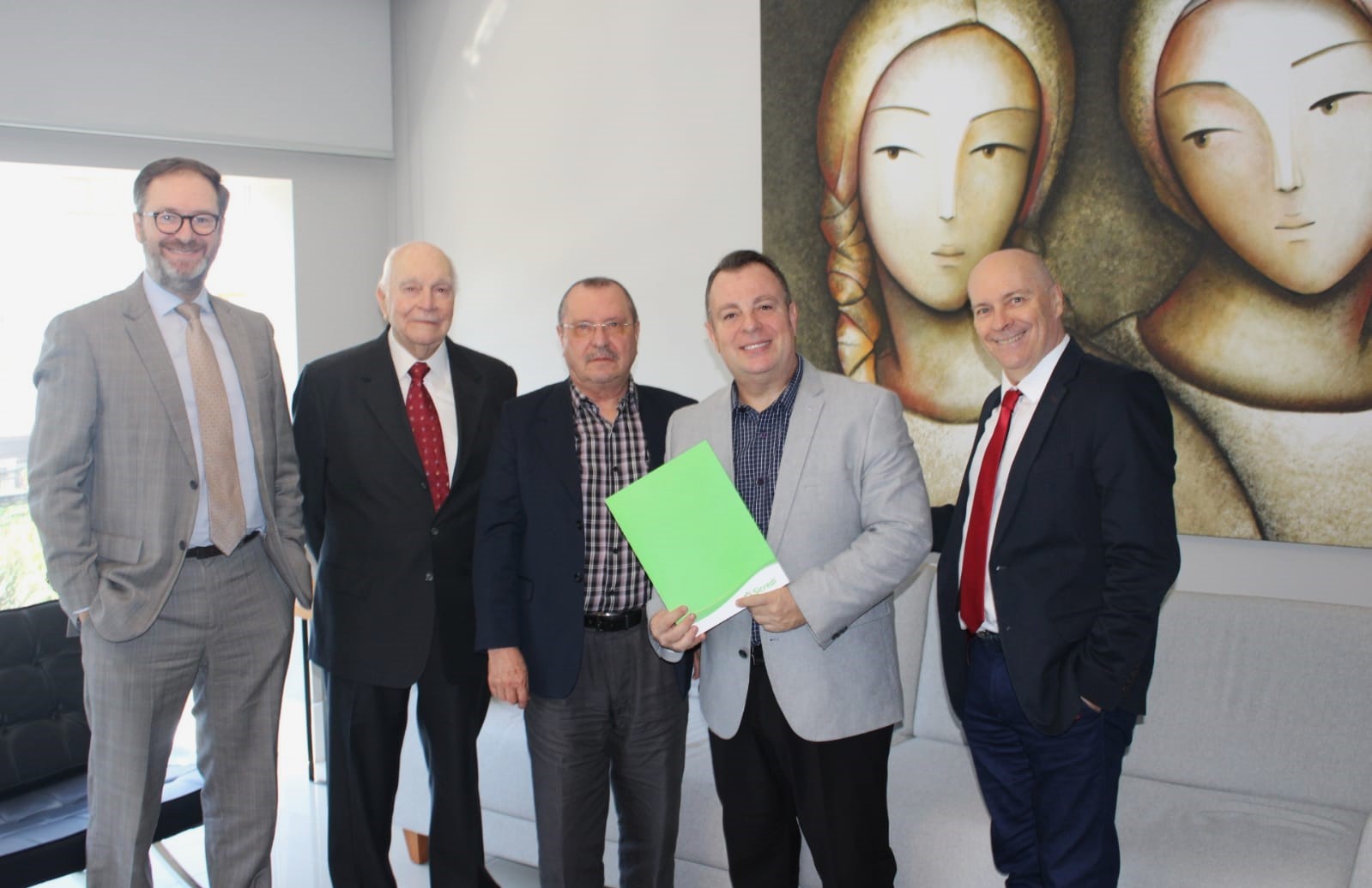 AMATRA IV recebe visita de dirigentes do Sicredi