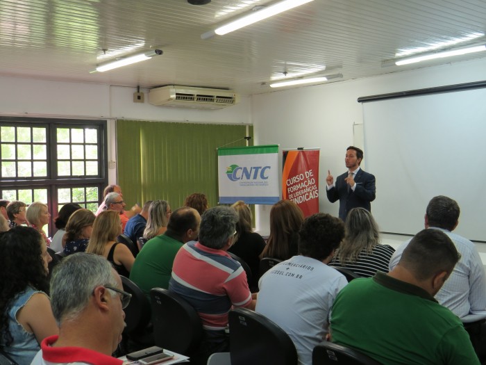 Presidente da AMATRA faz palestra sobre a Reforma Trabalhista