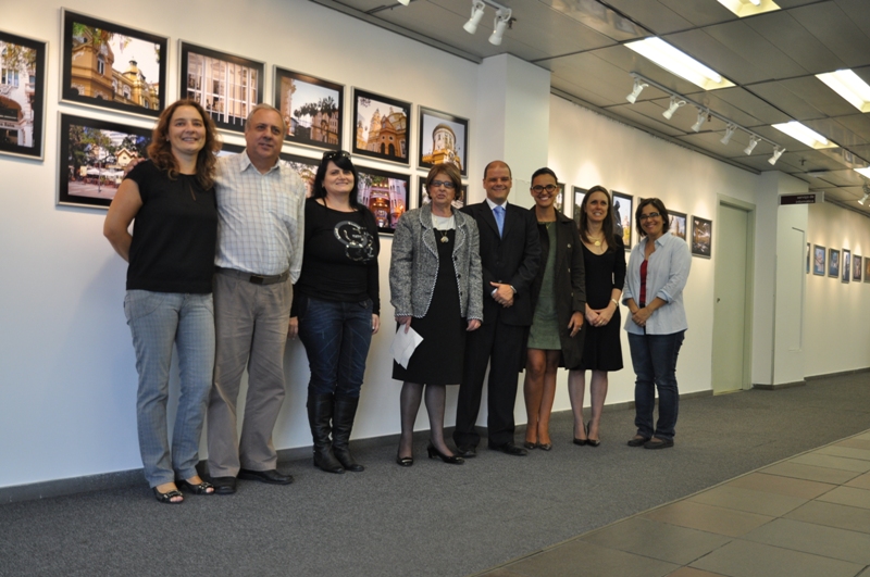 Associação patrocina mostra fotográfica em homenagem a Porto Alegre