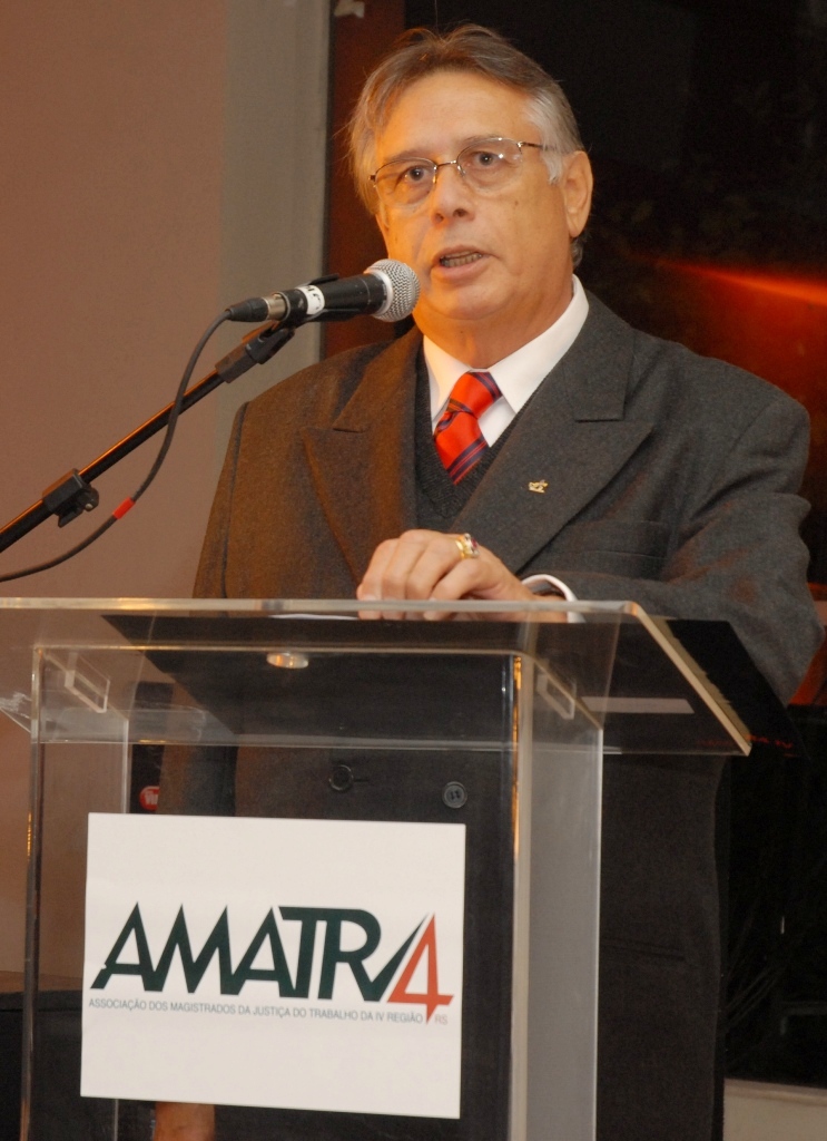 Associação manifesta seu pesar pelo falecimento do juiz do Trabalho Renato Walmor Medina Guedes