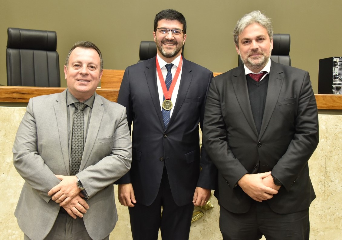 Homenagem: presidente do TRT recebe título de Cidadão de Porto Alegre