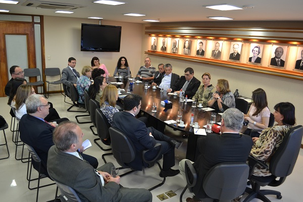 AMATRA IV participa da primeira reunião do Fórum de Relações Administrativas do Tribunal
